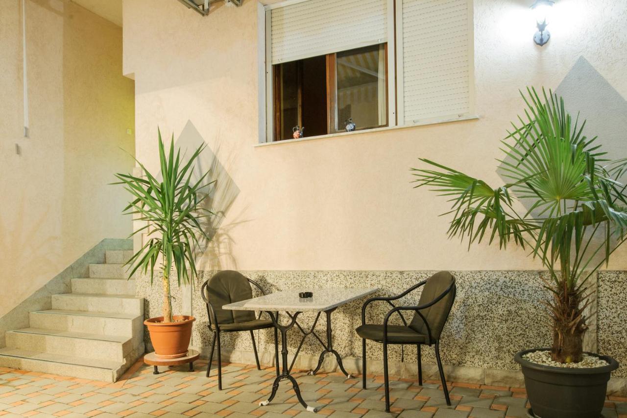 Studio Apartments Kim - Dilberovic 莫斯塔尔 外观 照片